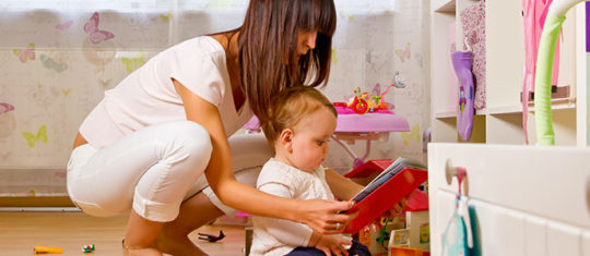 les avantages du baby-sitting a domicile