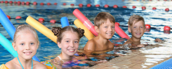 piscine pour de jeunes enfants